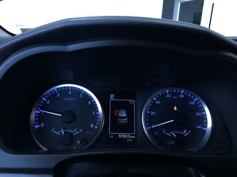 Certified 2019 Toyota Highlander Plus image 32