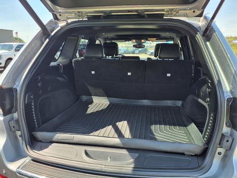Used 2020 Jeep Grand Cherokee Limited AWD/4WD image 10