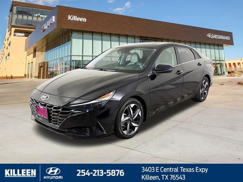 Used 2023 Hyundai Elantra Limited image 3