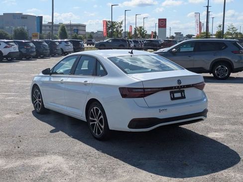 Used 2025 Volkswagen Jetta Sport FWD image 5