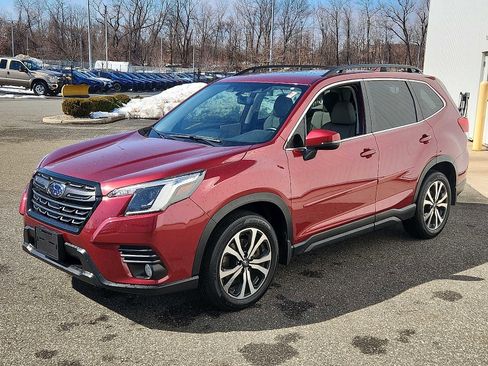 Used 2023 Subaru Forester Limited image 3