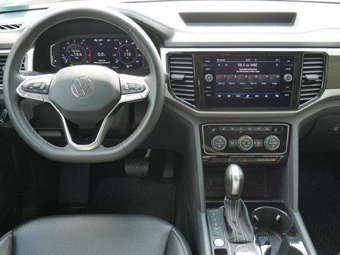 Used 2022 Volkswagen Atlas SE image 16