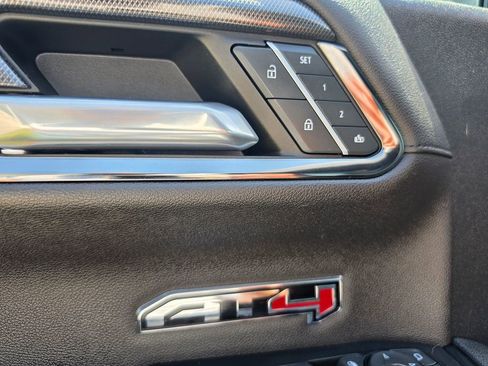 Used 2022 GMC Sierra 1500 AT4 w/ AT4 Preferred Package AWD/4WD image 13