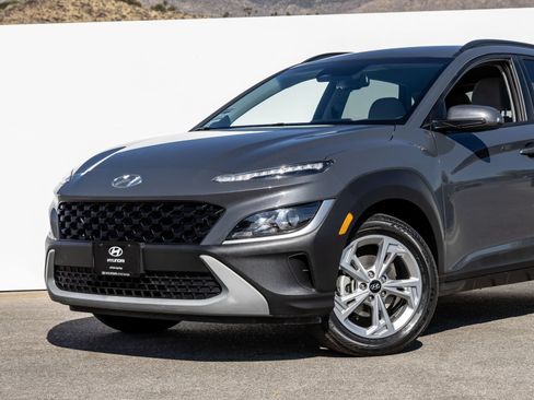 Used 2023 Hyundai Kona SEL FWD image 2
