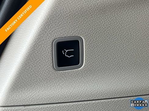 Certified 2024 Chrysler Pacifica Limited image 14