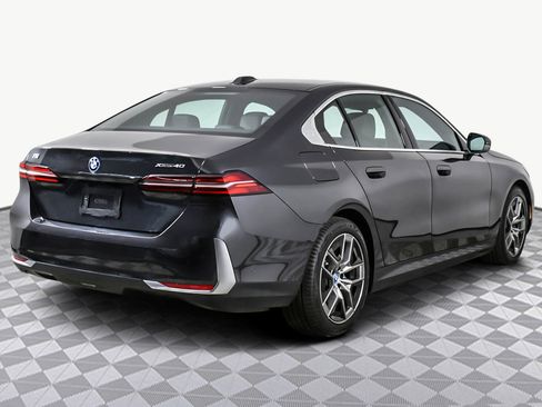 Used 2025 BMW i5 xDrive40 w/ Premium Package image 8