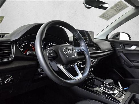 Certified 2023 Audi Q5 2.0T Premium w/ Convenience Package AWD/4WD image 10