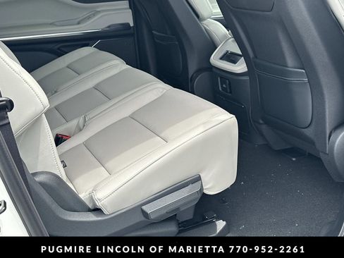 New 2026 Lincoln Navigator L Reserve AWD/4WD image 15