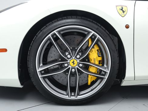 Used 2017 Ferrari 488 GTB RWD image 40