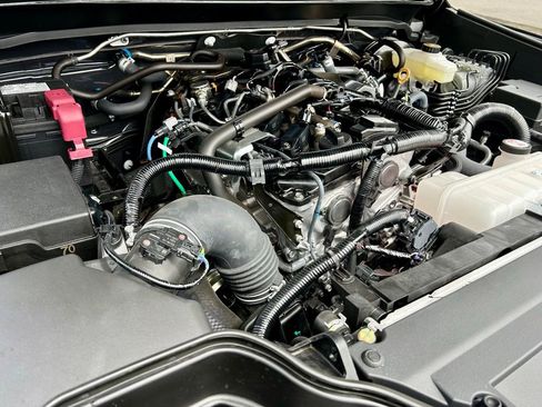 Certified 2025 Toyota Tacoma SR5 AWD/4WD image 22