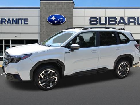 Used 2025 Subaru Forester Premium AWD/4WD image 6