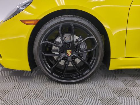 Certified 2025 Porsche 718 Cayman RWD image 21
