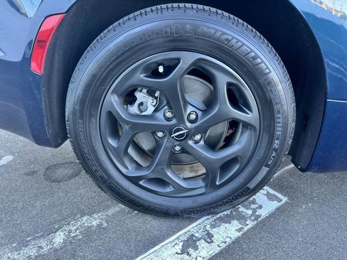 Used 2023 Chrysler Pacifica Touring-L w/ S Appearance Package image 54