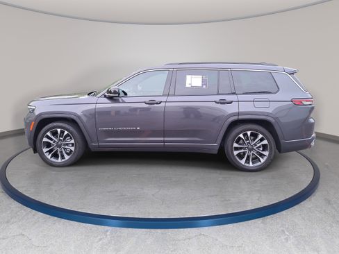 Used 2024 Jeep Grand Cherokee L Overland w/ Trailer Tow Package image 8