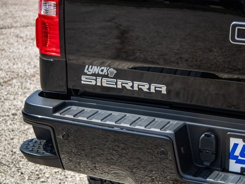 Used 2019 GMC Sierra 2500 Denali w/ Duramax Plus Package image 14