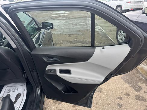 Used 2019 Chevrolet Equinox Premier image 17
