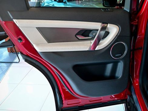 Used 2022 Land Rover Discovery Sport SE R-Dynamic image 21