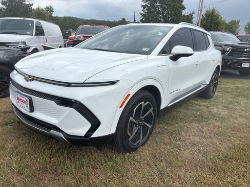 Certified 2024 Chevrolet Equinox EV LT image 1