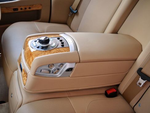 Used 2013 Rolls-Royce Ghost image 25