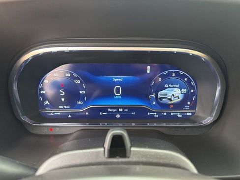 Used 2024 Chevrolet Suburban High Country w/ Advanced Technology Package image 21