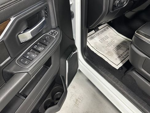 Used 2024 RAM 3500 Laramie AWD/4WD image 9