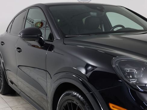 Used 2022 Porsche Cayenne GTS w/ Premium Package Plus AWD/4WD image 39