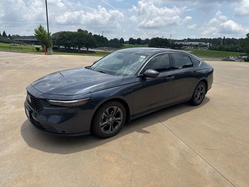 Used 2023 Honda Accord EX image 3