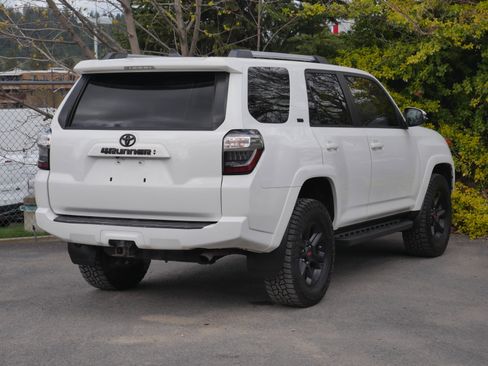 Used 2021 Toyota 4Runner SR5 Premium AWD/4WD image 26