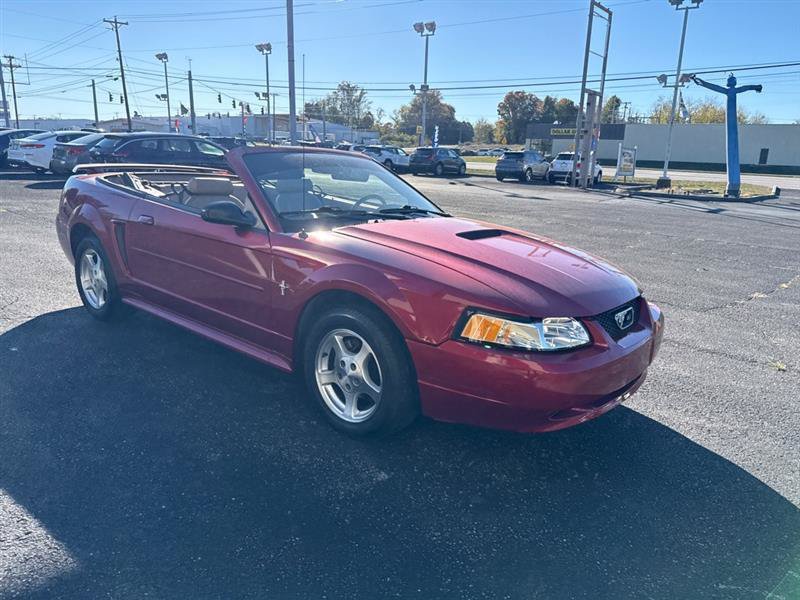 Used 2003 Ford Mustang Convertible RWD image 4