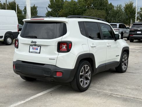 Used 2015 Jeep Renegade Latitude w/ Popular Equipment Group FWD image 5