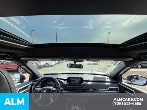 Used 2022 Mitsubishi Outlander SE image 17