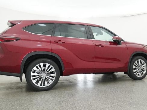 New 2026 Toyota Highlander Platinum image 26