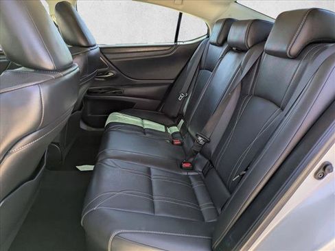 Used 2024 Lexus ES 300h w/ Accessory Package (Z2) FWD image 19