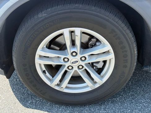 Used 2020 Ford Explorer XLT image 11