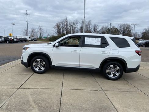 Used 2025 Honda Pilot EX-L image 6