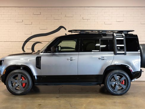 Used 2024 Land Rover Defender 110 X AWD/4WD image 12