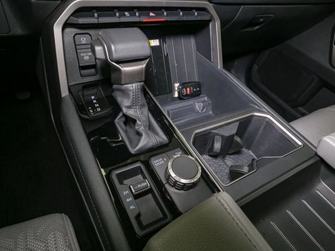 Used 2022 Toyota Tundra Limited image 28