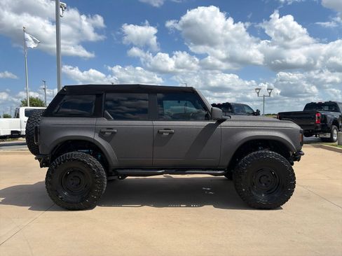 Used 2021 Ford Bronco Outer Banks w/ Sasquatch Package AWD/4WD image 6