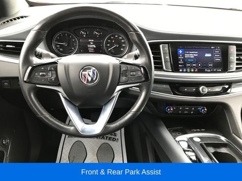 Used 2023 Buick Enclave Essence AWD/4WD image 7