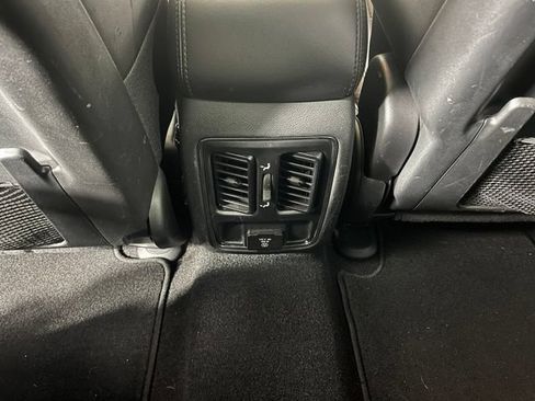 Used 2021 Jeep Grand Cherokee Laredo X AWD/4WD image 40
