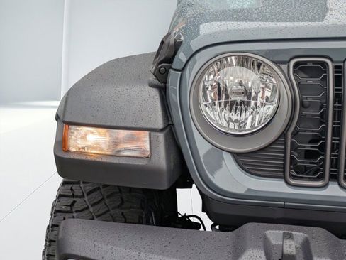 New 2025 Jeep Gladiator Sport image 7