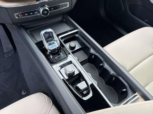New 2026 Volvo XC60 B5 Plus w/ Climate Package image 28