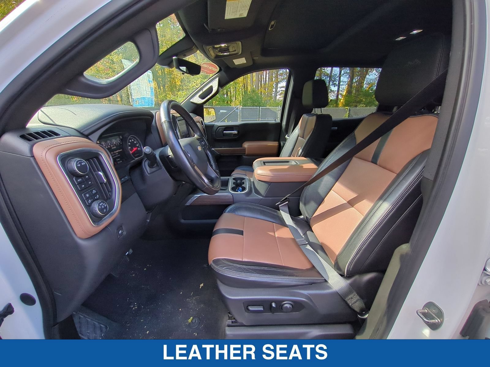 Used 2020 Chevrolet Silverado 1500 High Country w/ Technology Package AWD/4WD image 27