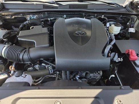Used 2022 Toyota Tacoma TRD Off-Road w/ TRD Premium Off Road Package RWD image 30
