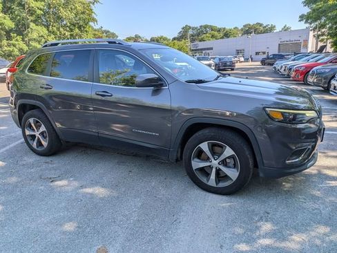 Used 2019 Jeep Cherokee Limited AWD/4WD image 1