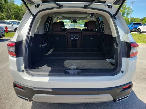 Used 2025 Honda Pilot Elite image 9