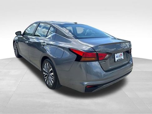 Used 2025 Nissan Altima 2.5 SV image 8
