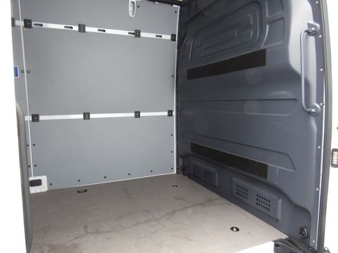 Used 2025 Mercedes-Benz Sprinter 2500 image 19