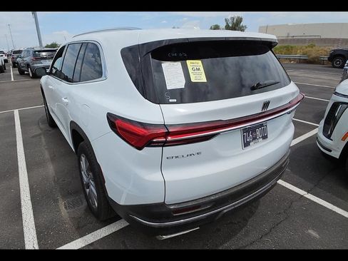 Used 2026 Buick Enclave Preferred FWD image 3
