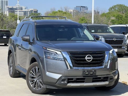 Certified 2024 Nissan Pathfinder SL w/ SL Premium Package image 2